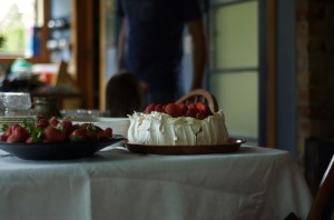 Pavlova cake